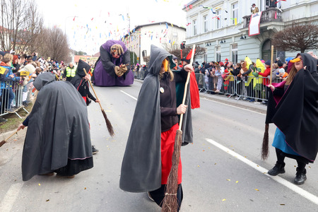 ZLATA POROKA PUSTNI KARNEVAL 90 FOTO LJUBO VUKELIČ